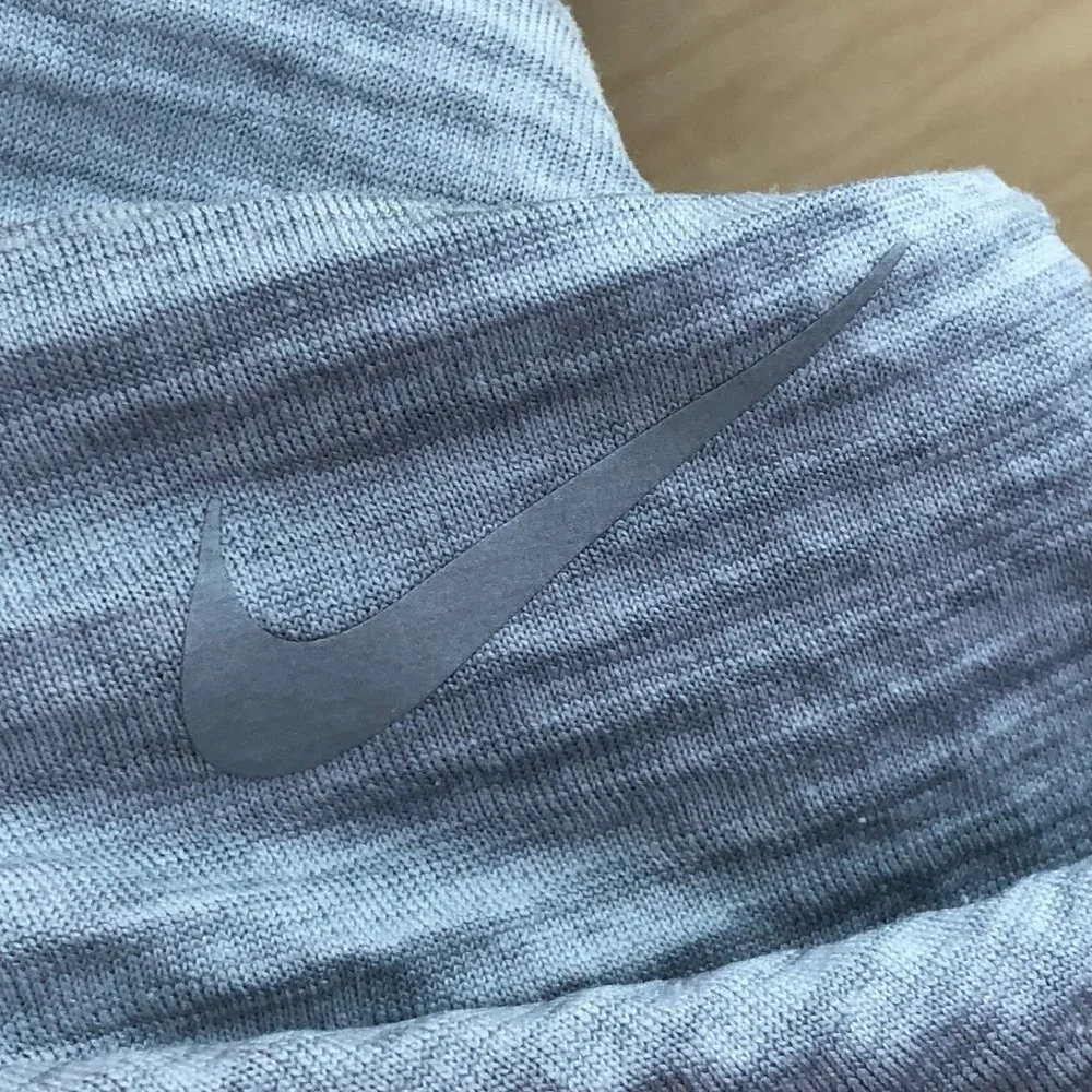 NIKE Running Jacket Top Women’s size XS Gray Waffle Weave 1/2 Zip